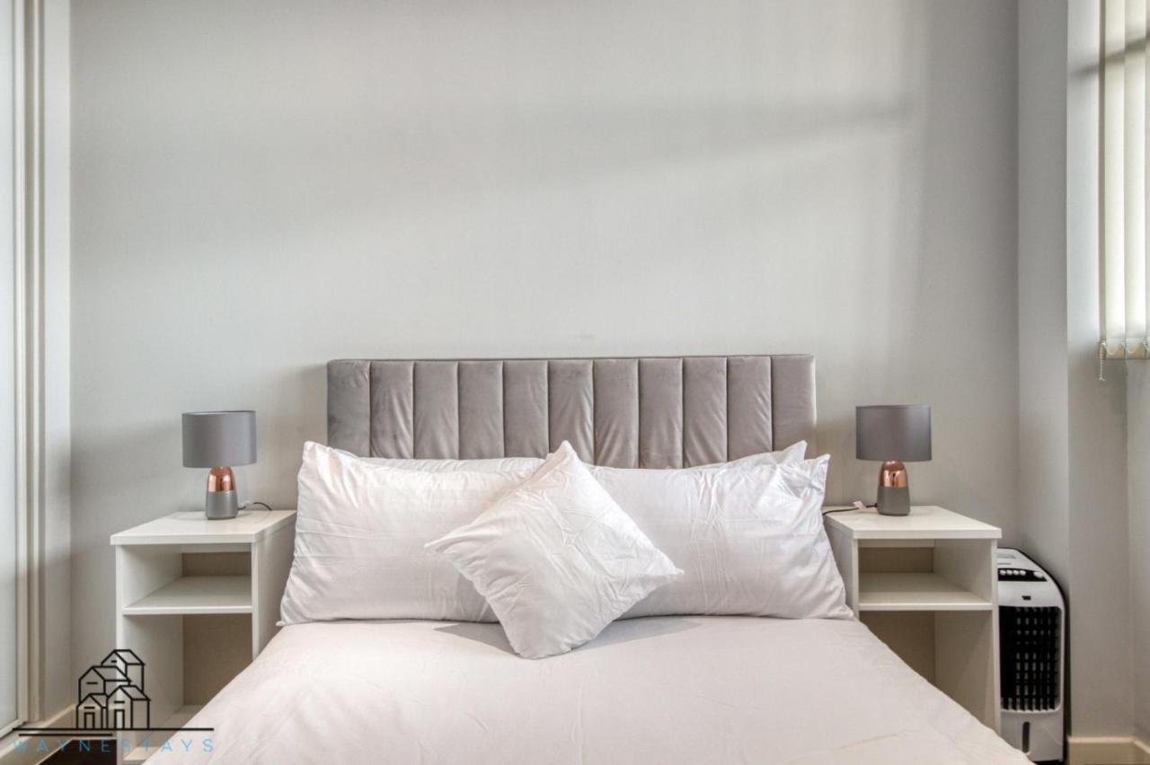 Cosy 1-Bed By Heathrow Airport Apartment London Bagian luar foto